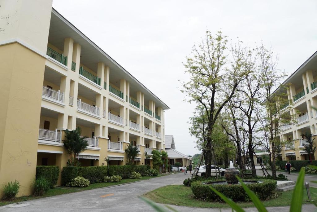 The One Residence Hotel Бангкок Экстерьер фото