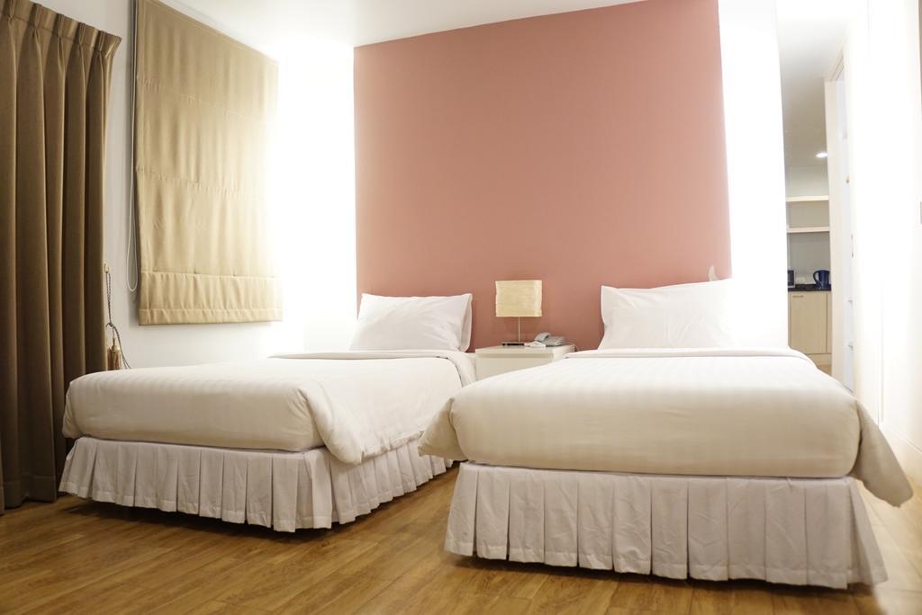 The One Residence Hotel Бангкок Экстерьер фото
